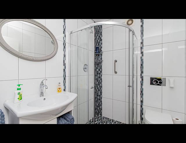4 BEDROOM HOUSE FOR SALE IN BEACHFRONT